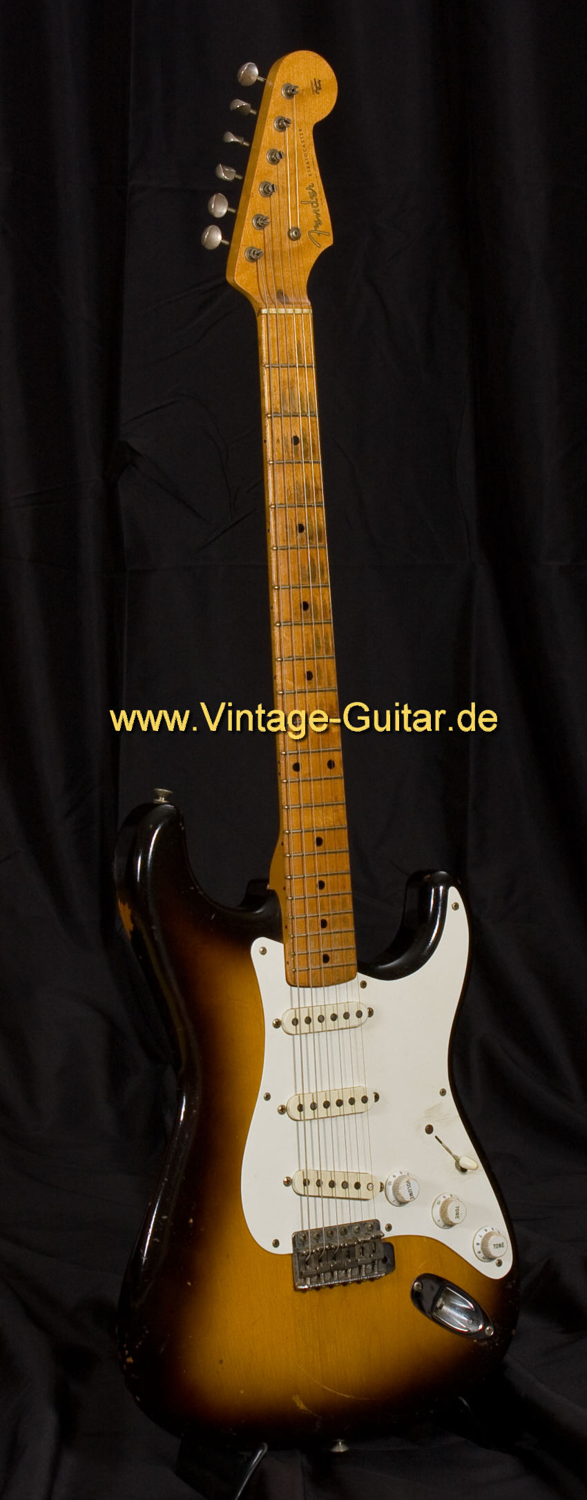 Fender Stratocaster 1956 sb a.jpg